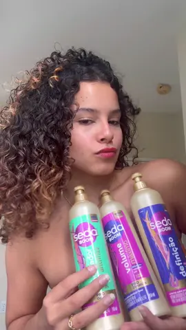 Você reparou que eu me arrumei ? hahaha Amooo o brilho e a definição que Seda Boom traz para meus cachos e garante o look perfeito @Seda Oficial 