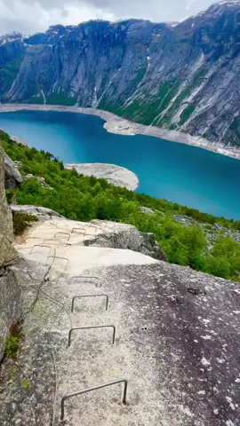 The 3 hour Ferrata climb was brutal, but so worth it at the top! ⛰️⛰️⛰️🌲🌲 #trolltunga #trolltunganorway #trolltungaviaferrata #norway🇳🇴 #hikingnorway #fjords #travelphotography #snappytappy #norwayviews 