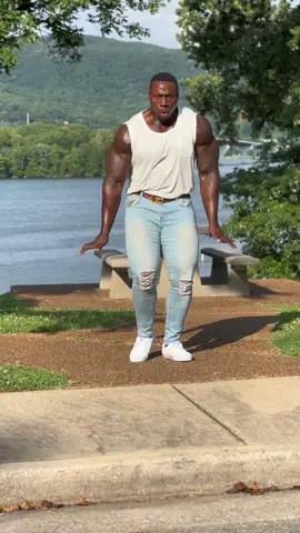 Strong dancing at its finest 💪🏾 • • • • #dance #strongdancers #energy #happy 