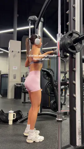if you want to see fast results in the gym this is key 🤝🏼 set is @VELOCITY code KIARA to save x #gymtips #gymtipsforbeginners #gymgirl #gymmotivation #workouttips #Fitness 