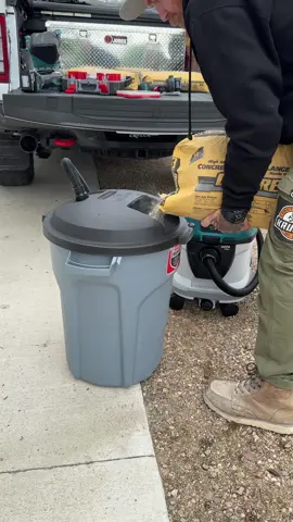 I have to mix a few bags of concrete in a basement and this is my setup for catching all that dust that would escape into the roof • I just take a $25 roughneck buckets and cut a hole for my hose and a spot to pour in the cement and water • It’s simple and gets all the dust @Diablo Tools  @makitatools . . . #tools #concrete #tips #tricks #diablopartner #makitapartner