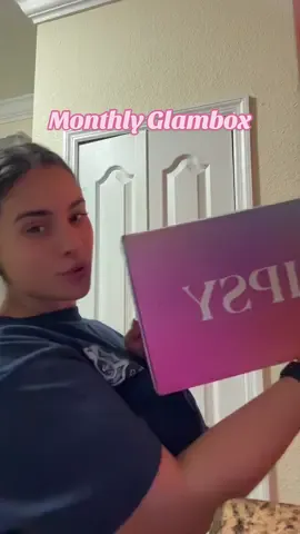 open my monthly Glambox with me 🫶🏻