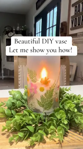 A simple, and afforable DIY vase! Im absolutely loving this one! 😍 #fyp #fypage #fypシ゚viral #foryoupage❤️❤️ #DIY #diyproject #vase #flowers #share #viral 