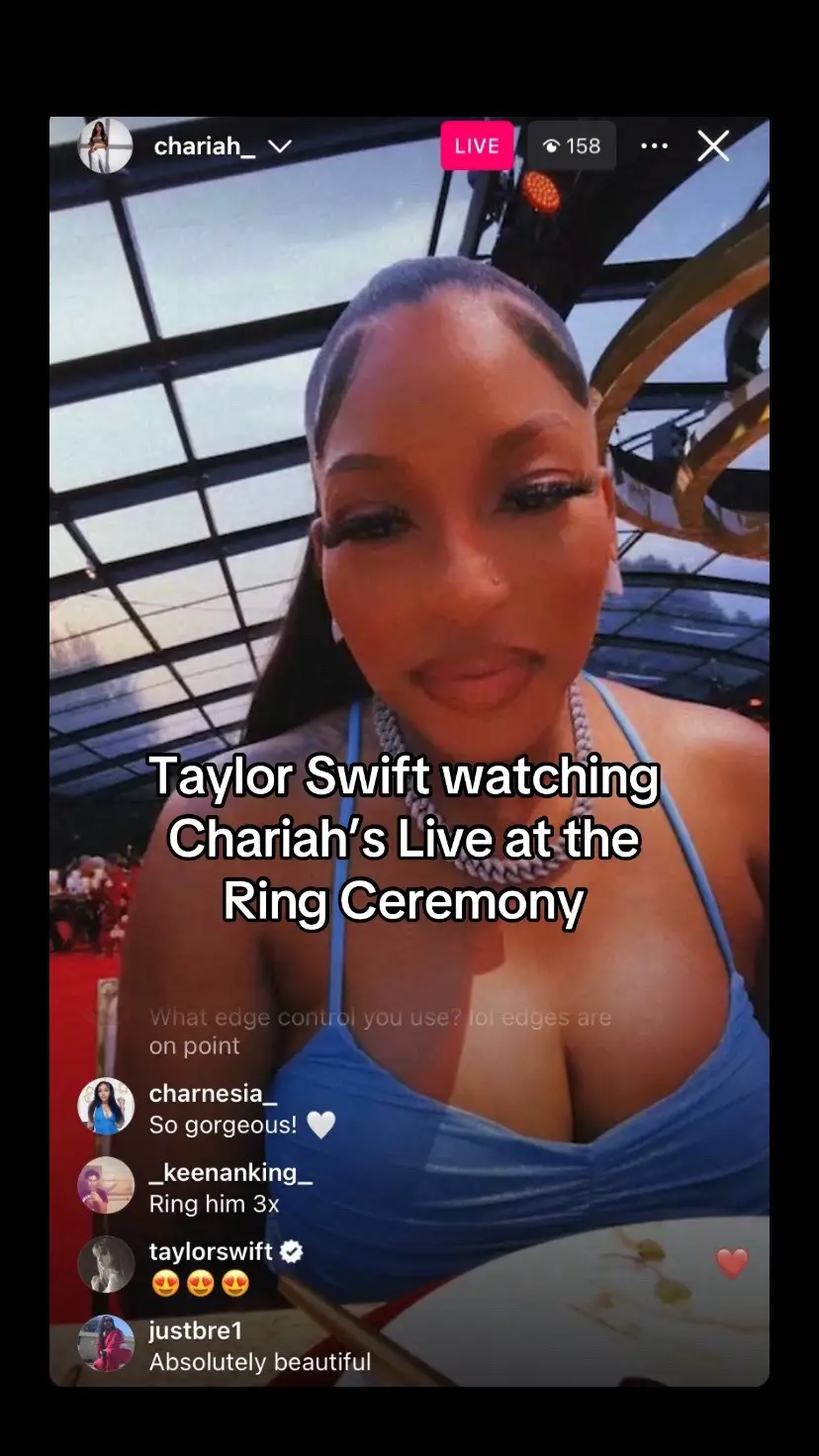 Taylor Swift watching the Chiefs Ring Ceremony via Chariah’s Live ✨ . . #traviskelce #traviskelce87 #taylorswift #swifttok #tayvis #tnt #chariahgordon #mecolehardman 