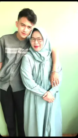 Happy birthday mom @yani sumarni875  I hope that what you hope for your child will come true, thank u for all the prayers that u always say to your child , love u mom #story 