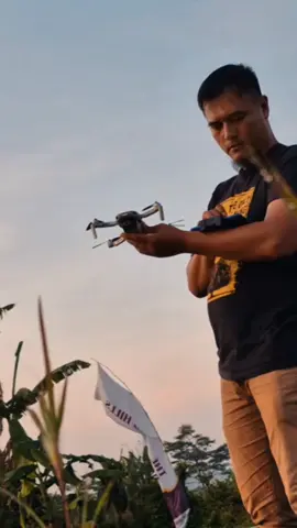 walau cuma DJI Mini 2 , hasilnya tetep sesuai yg diharapkan 😊🥹😉 #djimini2 #drone #motivasi #pangrango #cigombong #CapCut 