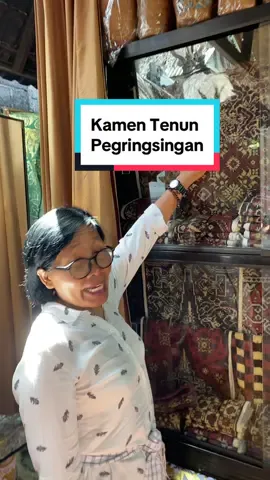 siapa ni yg punya wishlist beli kain tenun gringsing? kain tenun gringsing ini adalah satu-satunya kain tenun tradisional Indonesia yang dibuat menggunakan teknik teknik dobel ikat dan memerlukan waktu 2-5 tahun  #tenun #kamen #tenganan #tengananpegringsingan #tenunpegringsingan #fyp 