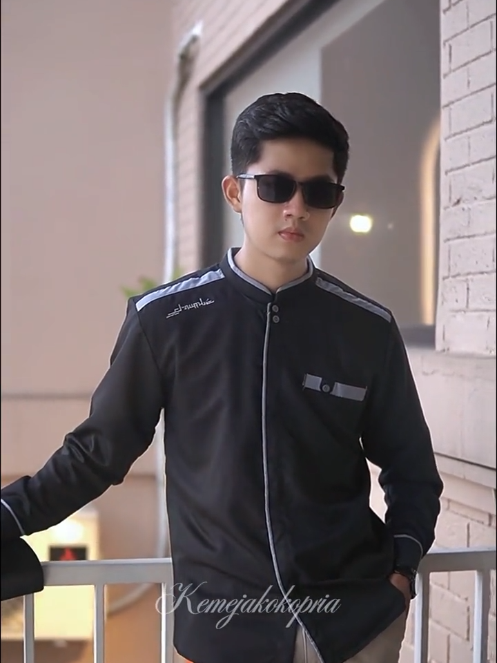Hitam Maskulin Yisunsin Series 😎 #kemejakokopria #Casual #kemejakokoelrumi #kemejahitam #fyppp