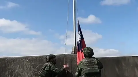 剪輯能力有待加強🥲  #taiwan #roc #CapCut #fypシ #foryou #foryoupage #⚠️FAKEGUN⚠️ #fyp #中華民國國軍 #國軍 #台灣 #military #army 