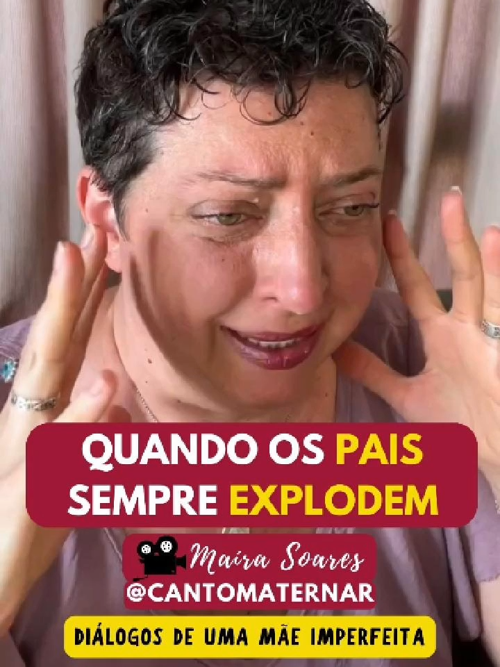 Seus pais explodiam com você o tempo todo? Você explode muito com seus filhos? Conviver com pais que não conseguem se autorregular coloca a criança em estado de alerta constante. Ela fica estressada e assustada, o que afeta a saúde emocional, física e também sua capacidade de aprendizado. Se você explode o tempo todo, isso é um sinal de alerta. Quais necessidades suas não estão sendo atendidas? O que você pode fazer para aprender a gerenciar melhor suas emoções e se autorregular antes de reagir de forma automática? A relação com nossos filhos pode disparar muitos gatilhos em nós, especialmente se temos uma criança interior ainda com muitas feridas não curadas. A boa notícia é que é possível maternar essa criança e diminuir nossa reatividade. 🙋‍♀️ Já se inscreveu no meu curso da criança interior? Nele eu te ensino a reconhecer dores da sua criança interior e a materná-las, para que você consiga ter menos gatilhos em situações que cutucam feridas da sua infância. 🎁 Clique no link do perfil para se inscrever no meu curso Despertar da Criança Interior. Já são quase 600 alunos curando dores da sua criança interior. 🎥 Maíra Soares (@cantomaternar) Inspirado em @the.holistic.psychologist