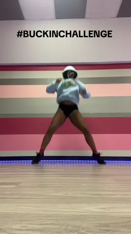 I cant buck but I had fun with this one lol DC: @Ahsia Janaé #buckinchallenge #mechanicalbull #buckin #beyonce #dance 