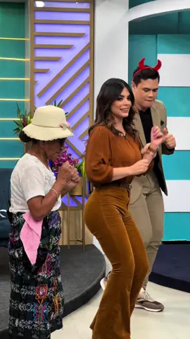 el mejor baile de guate 💙 #tiktok #viralvideo #abuelalita #humor 