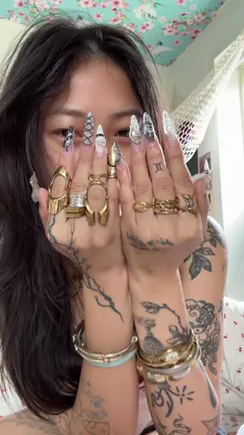 i need get my nails done and also jewelry tour soon #jewelry #goldjewelry #gold #rings #facecard 