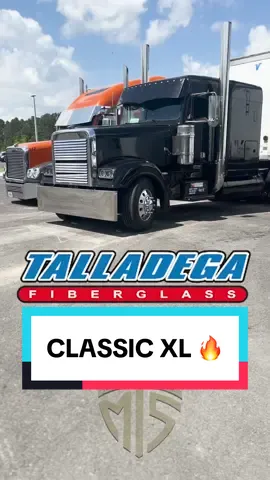 Owner Op Andrew shows us his show Truck & man is it sharp! 🔥🔥🚛 #Classicxl #showtruck #Freightshaker #Freightliner #truckersoftiktok #Cdldriver #Owneroperator 