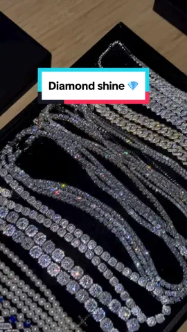 Best shine in the game 💎🤝 #fyp #icedout #vvs #diamond #moissanite #viral 