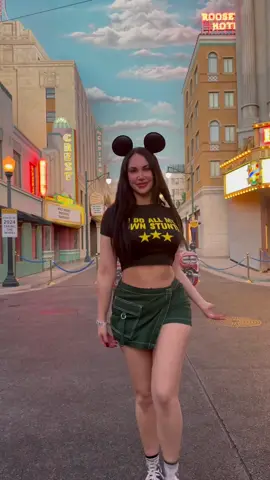 #disneyland #disneyworld #disneyparks #mickeymouse #disneyplusvoices 