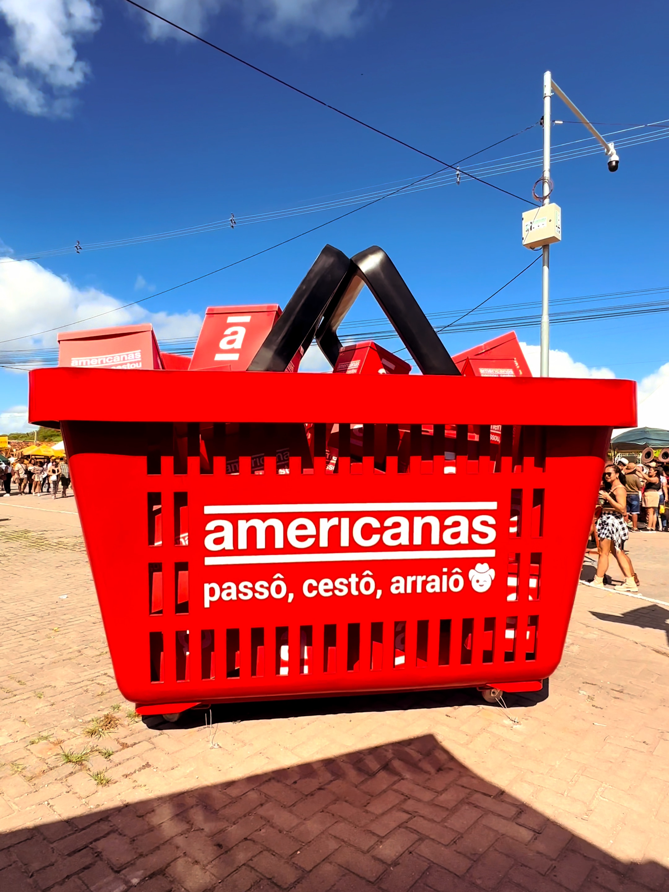 e a nossa cestinha que virou um cestão pro #SãoJoãoDeCaruaru? 😍 já deu uma passadinha por lá? #passoucestou #SãoJoãoÉNaAmericanas #AmericanasEmCaruaru #festajunina #saojoao