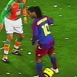 Is Ronaldinho the greatest in history? #goals #ronaldinho #skills #Soccer #football 