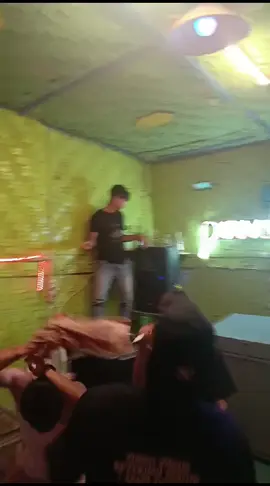 saya tidak pemabuk, tapi ad musik kita jogetin