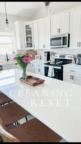 Morning cleaning session during nap time 🫧 #resetroutine #cleaningmotivation #cleaningtok #satisfyingvideo #speedclean #cleaning #reset #resetwithme #morningmotivation #momroutine #organized 