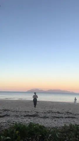 god knew what he was doing sending me her @Ciara  #fyp #xyzbca #stitch #fu #greenscreenvideo #beach #australia 