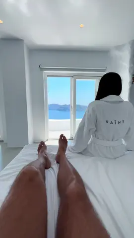 Imagine waking up here✨ #saintsantorini #hotel 