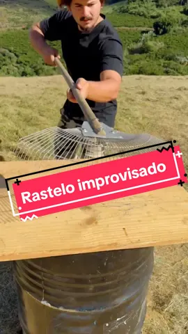 Ele fez um rastelo improvisando uma grade de ventilador velho. #reciclagem #grade #rastelo #superdica #ficaadica 