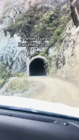 Primer tunel de zarumilla ah cedro, este tunel es el mas  largo se demora por lo menos 5 a 10 minutos para salir , este tunel contine bastante agua 🛣️  aca les dejo resumido 😊 #tunel_cedro_zarumilla_pataz😎 #zarumillacedro #patazlalibertadperú🌍🇵🇪❣️ 