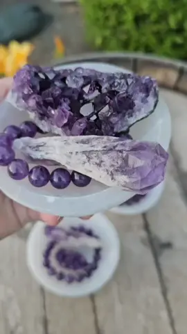 Accepting Invites for Midnight Margaritas, spells, broom making, and all things Magic. I'll bring the Crystals 🔮  #crystals #crystalhealing #manifesting #practicalmagic #practicalmagic2 #amethyst #crystal #wellbeing #loveyourself #positivevibes #positivity #happy #witchyvibes #witchy #spells #midnightmargarita #Margaritas #happyfriday 