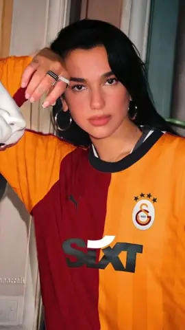 Dua Lipa Galatasaray Forması Giydi? #dualipa #galatasaray #beşiktaş #fypシ #fenerbahçe #keşfet #reelsinstagram 
