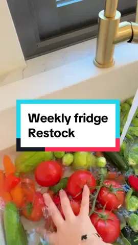 My favourite day of the week #fridgerestock #restock #fridge #fridgeinspo #fridgeorganization #littlelabelco #organize #restock #refill 