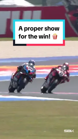 We should have taken out our popcorn for this one! 🍿 @Toprak Razgatlıoğlu and Nicolo Bulega put up an absolute show in  Superpole Race 😎  #EmiliaRomagnaWorldSBK 🇮🇹 #WorldSBK #motorcycle #Motorsport #racing #sportsontiktok 