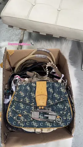 Bag unboxing #bags #haul #y2kfashion #portobello #y2kfashion #thriftedfinds #guess #coach #wardrobe #unboxing #haultok 