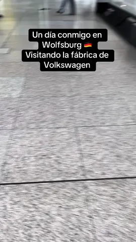 Visitando la fabrica de Volkswagen en 🇩🇪 #fyp #alemania #expatliving #exploremore #whattodo #deutschland #wahttodoinWolfsburg #wolfsburg #volkswagen #Volkswagenwerkstatt 