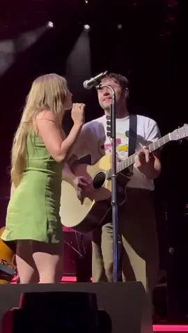 niall horan performing 