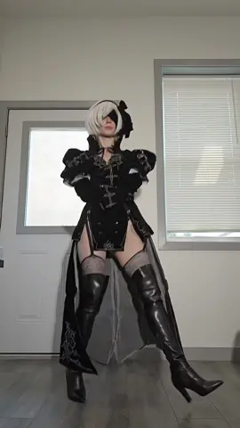 don't try this dance in heels it's not worth it 😭❤️❤️ #cosplay #cosplayer #nierautomata #2b #2bcosplay 