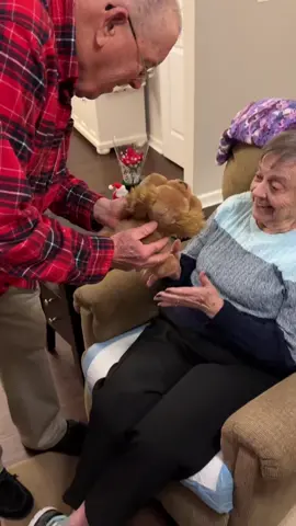 A new puppy ENDALZ alzheimers alzheimersawareness alzheimersdisease alzheimerscare alzheimer al #ENDALZ #alzheimers #alzheimersdisease #caregiver #dementia #alzheimerscare #pallativecare #hospicecare