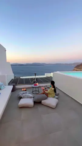 📍@Phōs The Boutique Santorini 