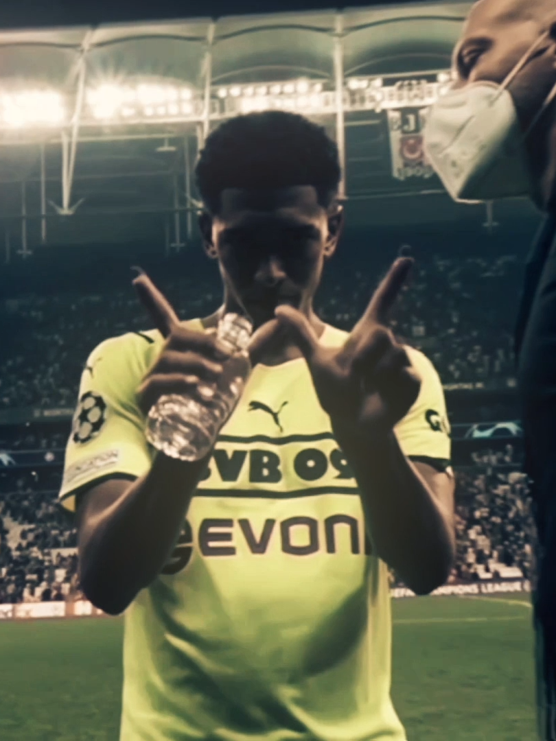 collab w/ @cliqkz 🙀 // #fyp #viral #erixk #aftereffects #cliqkz #softedit #Soccer #footballedit #bellingham #neymar