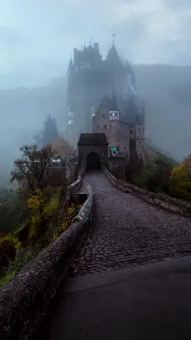 „Fairy tales are more than true: not because they tell us that dragons exist, but because they tell us that dragons can be beaten.“  🚍Travelbuddy @tom_juenemann  📍Burg Eltz  #castle #moodylandscapes #fyp #germany #reels #cinematic 