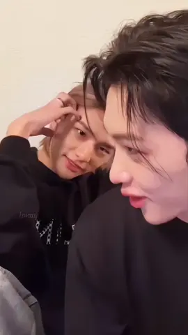 they're so comfortable together｡⁠*⁠♡ (2 years have already passed...) - Felix TikTok live 220616  #hyunlix #hyunjin #felix #hyunlixmoment #skz #foryou #hwang_hg #yongbok #hyunjinnie 