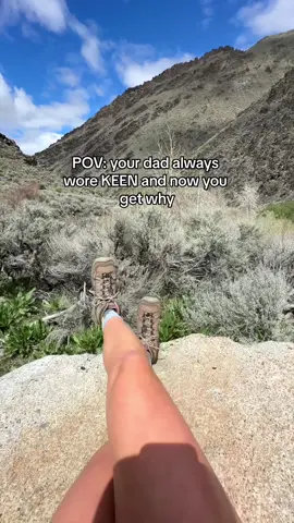 Dads know a quality shoe when they see it 🥾 😎 Happy Father's Day to all the amazing dads out there! Thanks for always looking out for us (and our feet). #KEEN #KEENTarghee #FathersDay #DadShoes 🎥: @laurensbigadventure