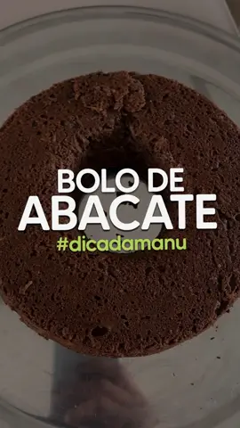 UMA RECEITA INACREDITAVELMENTE DELICIOOOSA!!!!  BOLO DE ABACATE COM CHOCOLATE! 🥑🍫 E antes que vcs digam “ecaaa” 🤢 ,ja adianto que foi a receita mais surpreendente ( positivamente)  que ja fiz até hoje. Só quero que vocês façam e me digam o que acharam! 😎 Bora pra receita? 😋 Ingredientes:  - 1/2 abacate  - 3 ovos - 5 colheres de sopa de farinha de côco ou farinha de amêndoas  - 4 colheres de sopa de cacau em pó ( usei o 100%)  -1 xícara de côco ralado  - 3 colheres de sopa de xilitol  - 1 colher cheia de chá de fermento em pó  ✅ Modo de preparo: Amasse bem o abacate , depois acrescenta os ovos e mistura bastante, em seguida acrescente os demais ingredientes, exceto o fermento, misture beeeem e por fim coloca o fermento e misture novamente.  Unte uma assadeira com manteiga , coloque a mistura e leve ao forno por aproximadamente 40 min !  Pronto, depois é só saborear seu bolinho de abacate com chocolate! 🤤🤤🤤🤤 Não deixem de fazer! Vocês também vão se surpreender! 🥰 #nutricaointegrativa  #saude #boasescolhas #comidasaudavel  #comidagostosa #comidafitness