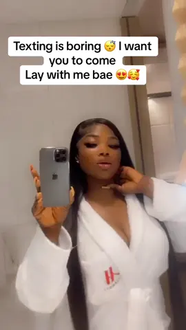 Texting is boring 😴 I want you to come Lay with me bae 😍🥰#fyppppppppppppppppppppppp #fypシ #goviral #viral_video 