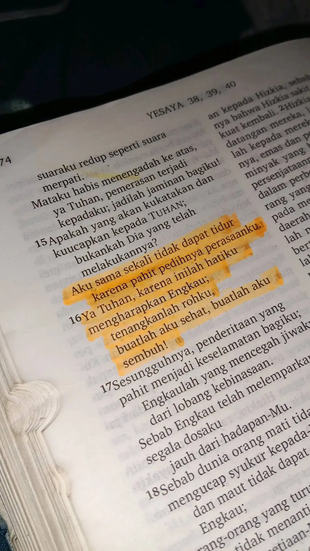 ketika engkau sedang mengalami masalah, pencobaan dalam hidupmu, datanglah kehadiratnya, dengan penuh kerinduan, maka Tuhan akan menyembuhkan sgala sakit yg sedang kamu alami, dengan iman dan berserah penuh dihadapan nya, maka engkau akan di pulih kan.  #tuhanyesusmemberkati #ayatalkitab #goodblessyou 