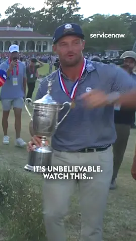 Bryson DeChambeau SPRINTING down the 18th with the trophy so every fan can touch it after his US Open victory 😅🏆 #usopen #golf #PGATOUR #livgolf #golftok #brysondechambeau