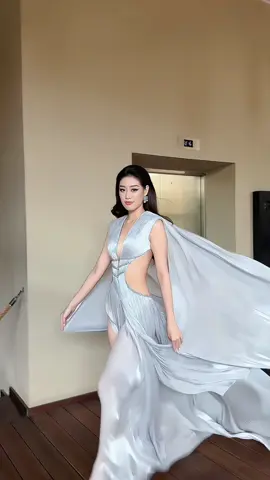 Dư âm hậu trường bộ ảnh tại Miss Cosmo 🥰 #khanhvanofficial #khanhvan #hoahaukhanhvan #nguyentrankhanhvan #tiktok #trending 