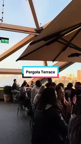 Perfect spot for summer drinks 🍻🥂 #pergolaonthewharf #summerlondon #thingstodoinlondon 