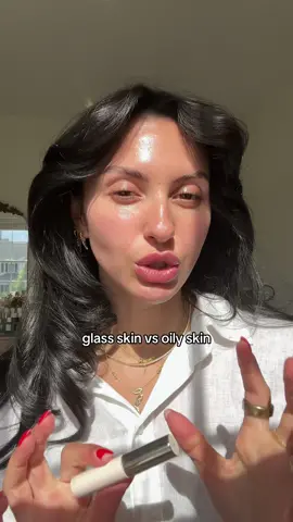 Glowy hydrated glass skin is NOT oily skin.. they’re actually the opposite 👀 #skincaretips #glassskin 