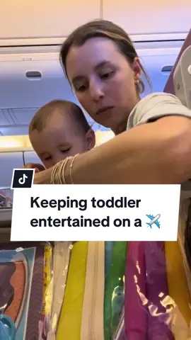 But the real MVP was the seatbelt buckle 😊 #parentinghacks #travelwithkids #parentingtips #kidstraveltips #planeswithkids #flyingwithkids #kidsactivities #toddlermom #toddleronaplane #screenfree #screenfreetoddler #traveltip #traveltoys 